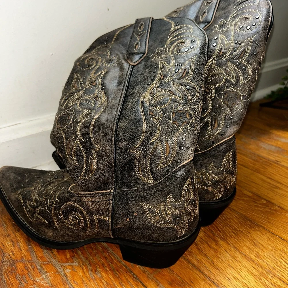 Embroidered brown Cowboy Boots - Picture 2 of 5